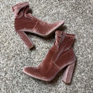 Steve Madden Edit Velvet Sock Ankle Boot Rose